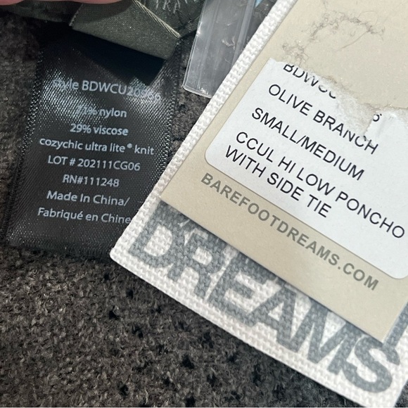 NWT Barefoot Dreams hi-low side-tie grey poncho Olive Branch size small medium - Picture 10 of 10